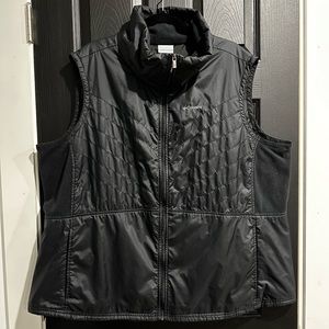 3x lightweight Columbia vest